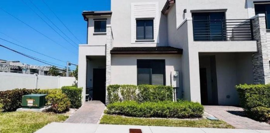 Touwnhouse à Miami, Floride 3 chambres, 122.63 m2 № 2311311