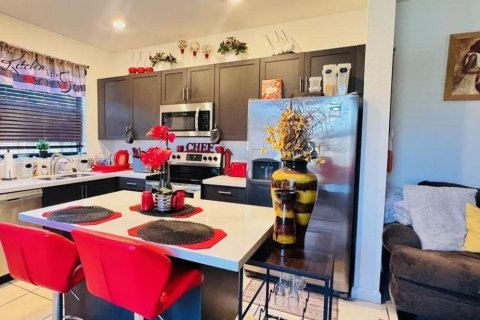 Touwnhouse à louer à Miami, Floride: 3 chambres, 122.63 m2 № 2311311 - photo 6