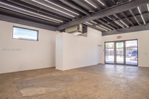 Immobilier commercial à vendre à Miami, Floride № 2080851 - photo 4
