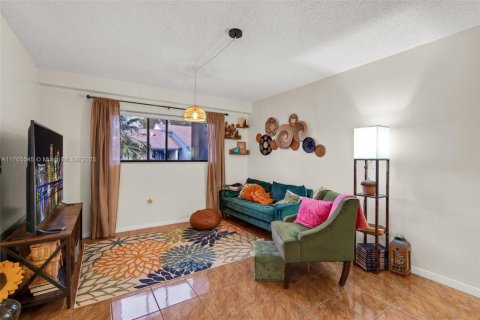 Villa ou maison à vendre à Hollywood, Floride: 2 chambres, 106.84 m2 № 1981253 - photo 10