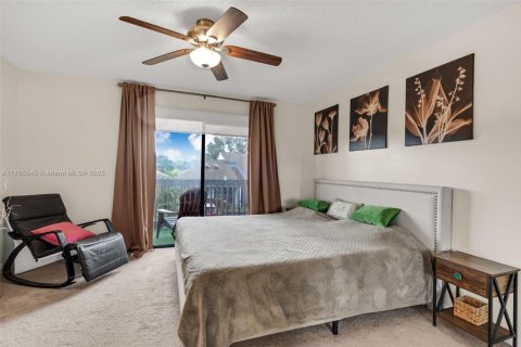 Villa ou maison à vendre à Hollywood, Floride: 2 chambres, 106.84 m2 № 1981253 - photo 15