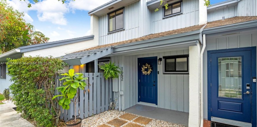 Villa ou maison à Hollywood, Floride 2 chambres, 106.84 m2 № 1981253