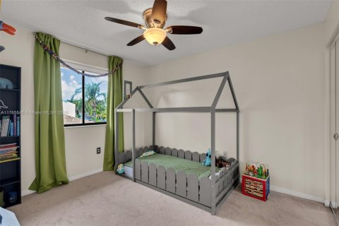 Villa ou maison à vendre à Hollywood, Floride: 2 chambres, 106.84 m2 № 1981253 - photo 29