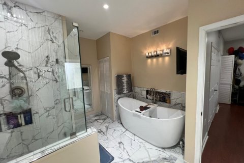 Купить таунхаус в Майами, Флорида 4 спальни, 196.95м2, № 2020724 - фото 12