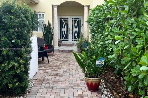 Touwnhouse à Miami, Floride 4 chambres, 196.95 m2 № 2020724