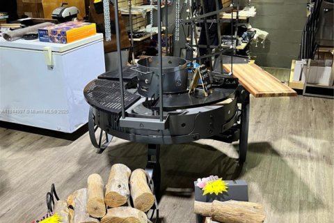 Commercial property in North Miami, Florida № 1957937 - photo 6