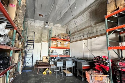 Commercial property in North Miami, Florida № 1957937 - photo 15