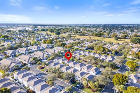 Townhouse in Tamarac, Florida 2 bedrooms, 135.73 sq.m. № 2086564 - photo 24