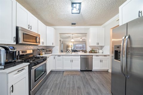 Townhouse in Tamarac, Florida 2 bedrooms, 135.73 sq.m. № 2086564 - photo 4
