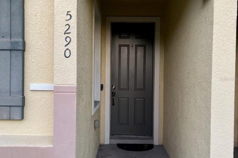 Touwnhouse à vendre à Kissimmee, Floride: 3 chambres, 110.27 m2 № 1833396 - photo 2