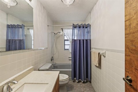 House in Riverview, Florida 2 bedrooms, 175.59 sq.m. № 2115721 - photo 26