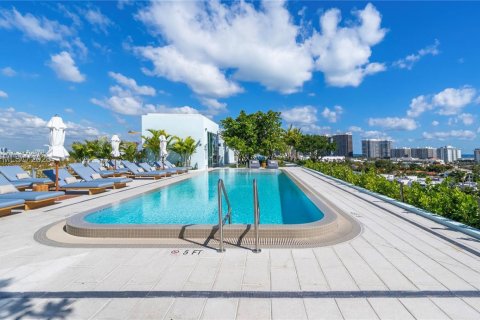 Condo in Bay Harbor Islands, Florida, 2 bedrooms  № 2043047 - photo 9