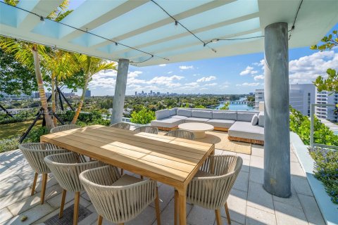 Купить кондоминиум в Бей-Харбор-Айлендс, Флорида 2 спальни, 171.96м2, № 2043047 - фото 29