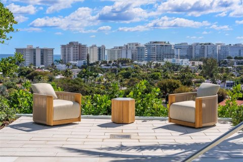 Купить кондоминиум в Бей-Харбор-Айлендс, Флорида 2 спальни, 171.96м2, № 2043047 - фото 15