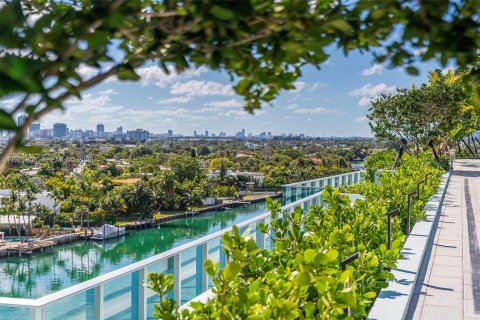 Купить кондоминиум в Бей-Харбор-Айлендс, Флорида 2 спальни, 171.96м2, № 2043047 - фото 18