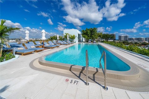 Condo in Bay Harbor Islands, Florida, 2 bedrooms  № 2043047 - photo 10