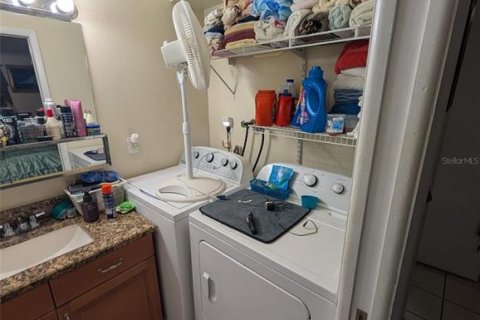 Adosado en venta en Kissimmee, Florida, 2 dormitorios, 81.29 m2 № 2421864 - foto 10