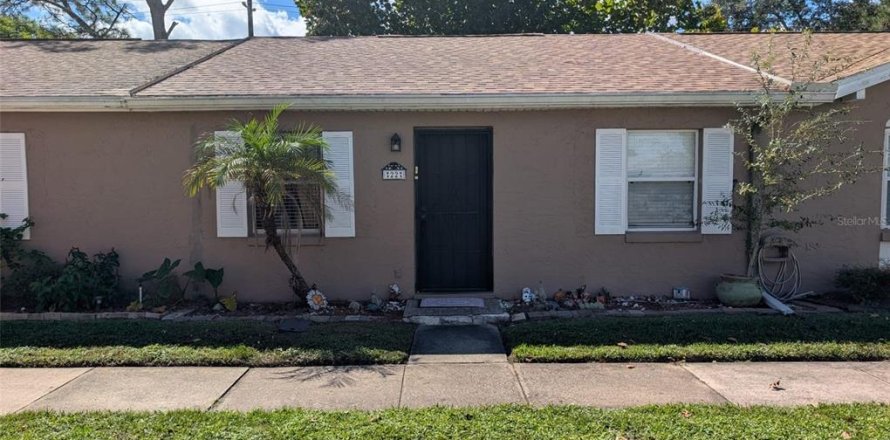 Adosado en Kissimmee, Florida 2 dormitorios, 81.29 m2 № 2421864