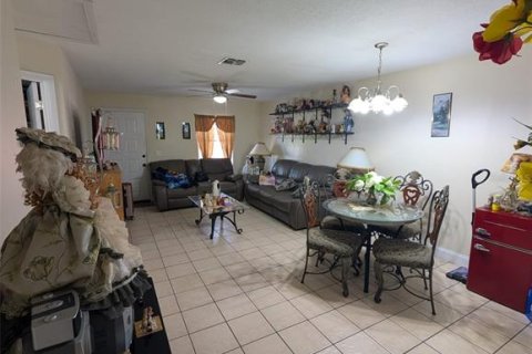 Adosado en venta en Kissimmee, Florida, 2 dormitorios, 81.29 m2 № 2421864 - foto 3