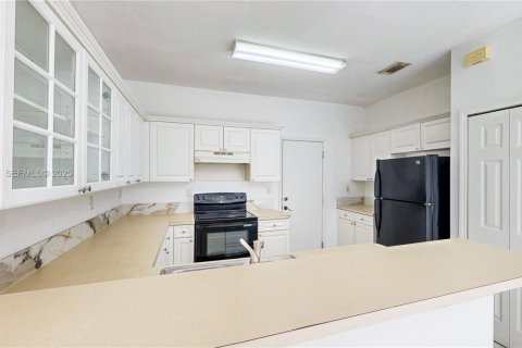 Купить таунхаус в Хомстед, Флорида 4 спальни, 170.66м2, № 1993685 - фото 17