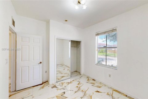 Купить таунхаус в Хомстед, Флорида 4 спальни, 170.66м2, № 1993685 - фото 21