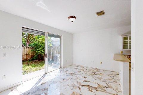 Купить таунхаус в Хомстед, Флорида 4 спальни, 170.66м2, № 1993685 - фото 10