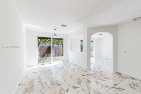 Купить таунхаус в Хомстед, Флорида 4 спальни, 170.66м2, № 1993685 - фото 8