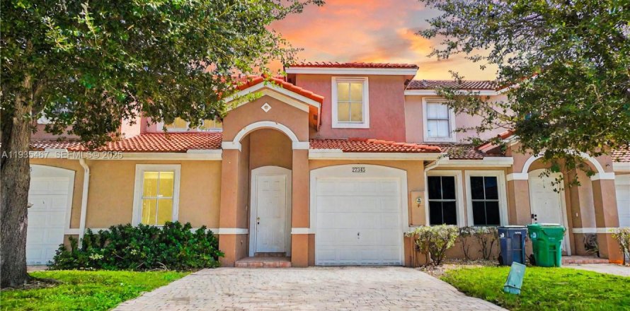 Таунхаус в Хомстед, Флорида 4 спальни, 170.66м2 № 1993685