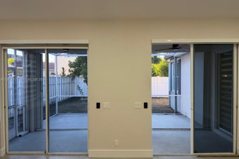 Casa en alquiler en Weston, Florida, 3 dormitorios, 142.33 m2 № 2017899 - foto 19