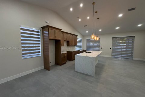 Casa en alquiler en Weston, Florida, 3 dormitorios, 142.33 m2 № 2017899 - foto 2