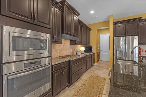 House in Land O' Lakes, Florida 6 bedrooms, 448.53 sq.m. № 1539693 - photo 6