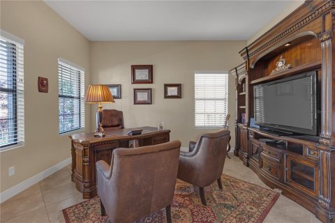 House in Land O' Lakes, Florida 6 bedrooms, 448.53 sq.m. № 1539693 - photo 11