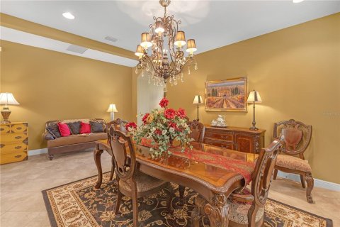 House in Land O' Lakes, Florida 6 bedrooms, 448.53 sq.m. № 1539693 - photo 16