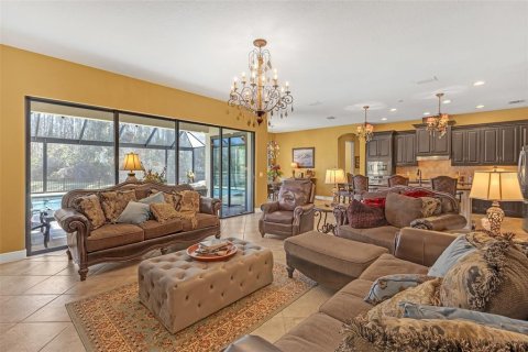 House in Land O' Lakes, Florida 6 bedrooms, 448.53 sq.m. № 1539693 - photo 21