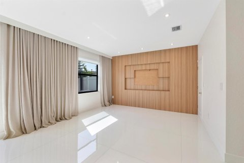 Купить таунхаус в Майами-Гарденс, Флорида 3 комнаты, 164.72м2, № 2384963 - фото 18