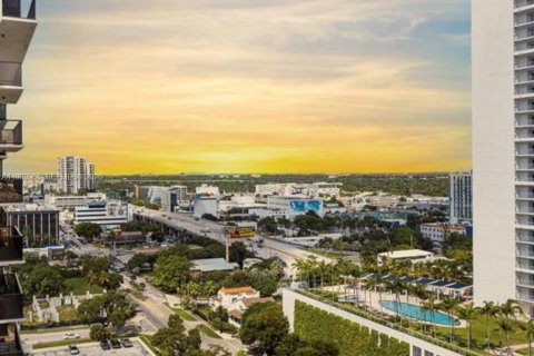 Copropriété à louer à Miami, Floride: 2 chambres, 113.15 m2 № 2060842 - photo 2