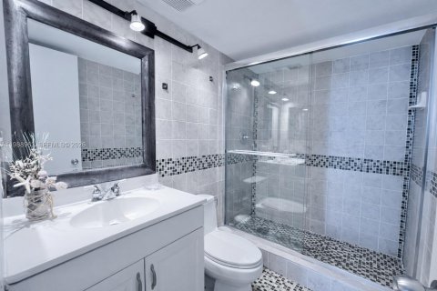 Copropriété à louer à Miami, Floride: 2 chambres, 113.15 m2 № 2060842 - photo 9