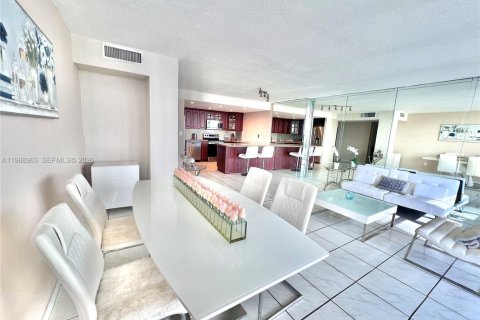 Copropriété à louer à Miami, Floride: 2 chambres, 113.15 m2 № 2060842 - photo 10