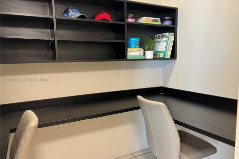 Copropriété à louer à Miami, Floride: 2 chambres, 113.15 m2 № 2060842 - photo 11