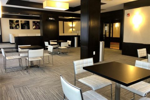 Copropriété à louer à Miami, Floride: 2 chambres, 113.15 m2 № 2060842 - photo 23