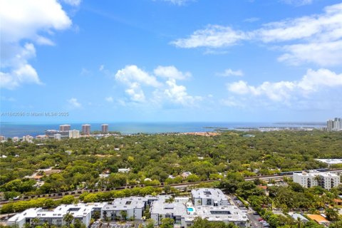 Condo in Miami, Florida, 1 bedroom  № 1836344 - photo 12