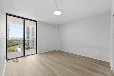 Купить кондоминиум в Авентура, Флорида 2 спальни, № 1983717 - фото 14