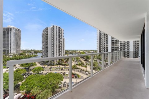 Купить кондоминиум в Авентура, Флорида 2 спальни, № 1983717 - фото 25