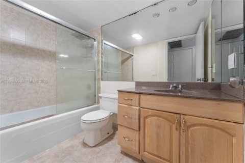 Купить кондоминиум в Авентура, Флорида 2 спальни, № 1983717 - фото 10