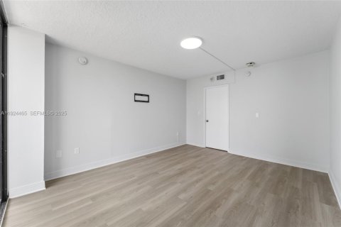 Купить кондоминиум в Авентура, Флорида 2 спальни, № 1983717 - фото 9