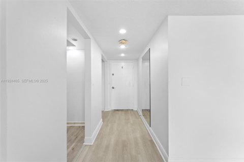 Купить кондоминиум в Авентура, Флорида 2 спальни, № 1983717 - фото 7