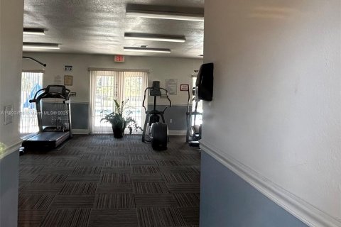 Copropriété à louer à Doral, Floride: 1 chambre, 75.25 m2 № 1945501 - photo 16