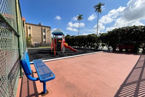 Copropriété à louer à Doral, Floride: 1 chambre, 75.25 m2 № 1945501 - photo 19