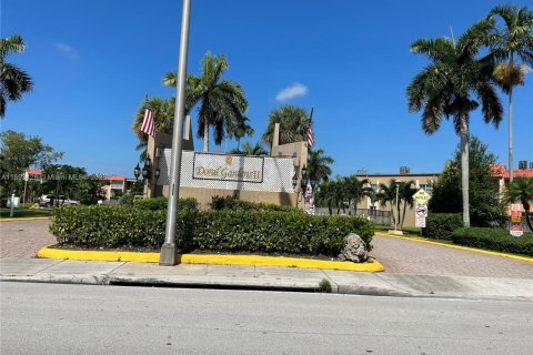 Copropriété à louer à Doral, Floride: 1 chambre, 75.25 m2 № 1945501 - photo 20