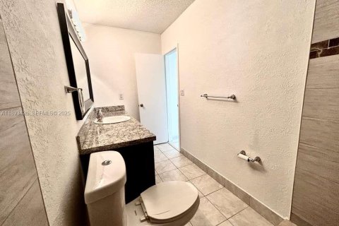 Copropriété à louer à Doral, Floride: 1 chambre, 75.25 m2 № 1945501 - photo 21